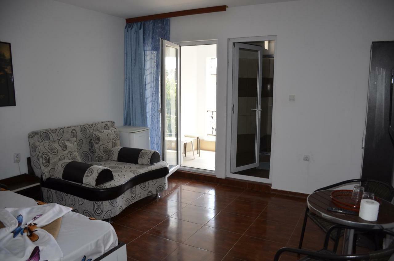 Vila Cu Livada Costinesti Bagian luar foto